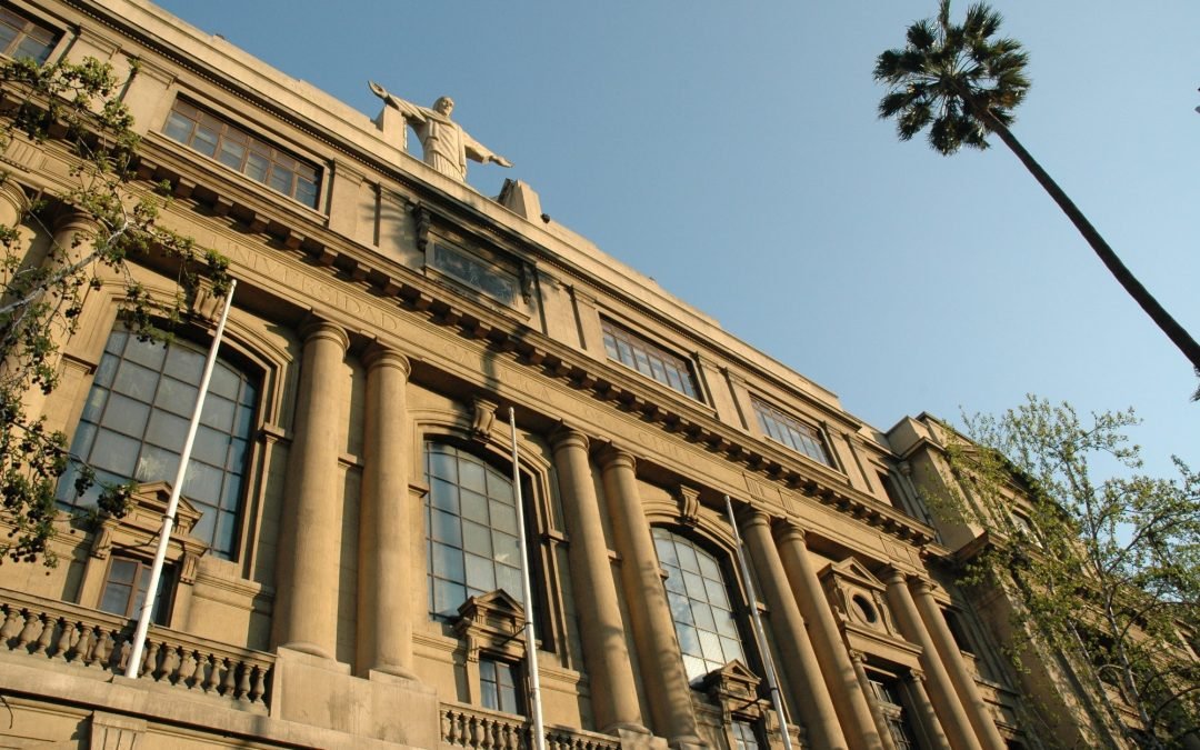 La UC sube 10 puntos en ranking QS mundial y se ubica en el lugar 137