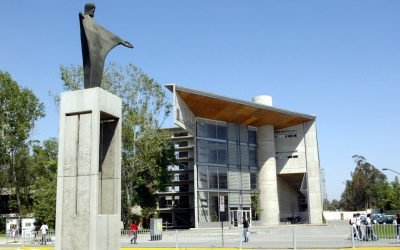 La Universidad Católica de Chile obtiene el tercer lugar del ránking de centros de estudios superiores de América Latina, siendo superada sólo por dos Universidades de Brasil.