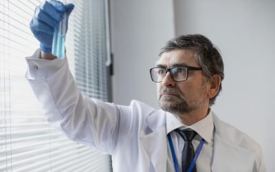 Científicos Chilenos [dirigidos por el profesor César Sáez], logran producir biodiesel a partir de microalgas.