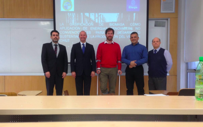 Felipe Falcón se convierte en un nuevo graduado del Magíster en Ingeniería de la Energía.